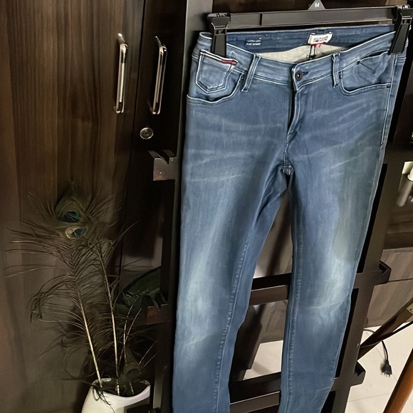 Tommy Hilfiger faded greyish blue denims. Waist 28 - Picture 7 of 7